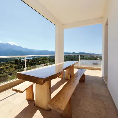Ferienhaus Four-bedroom Holiday In Oletta Oletta (Corsica)