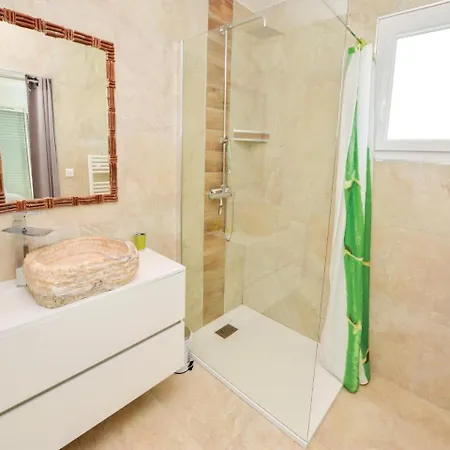 Ferienhaus Four-bedroom Holiday In Oletta *