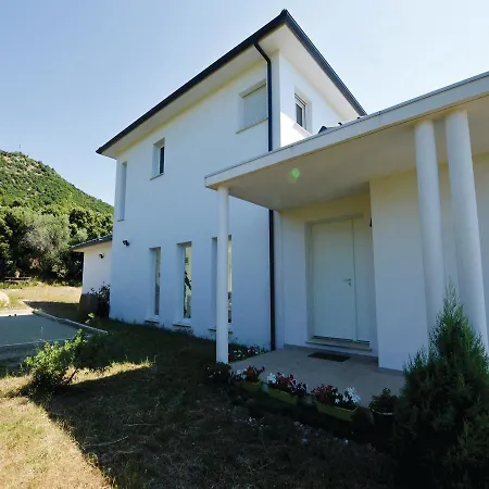 Four-bedroom Holiday In Oletta
