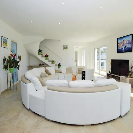 Four-bedroom Holiday In Oletta Oletta (Corsica)