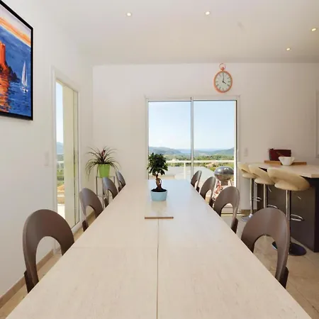 Four-bedroom Holiday In Oletta * Oletta (Corsica)