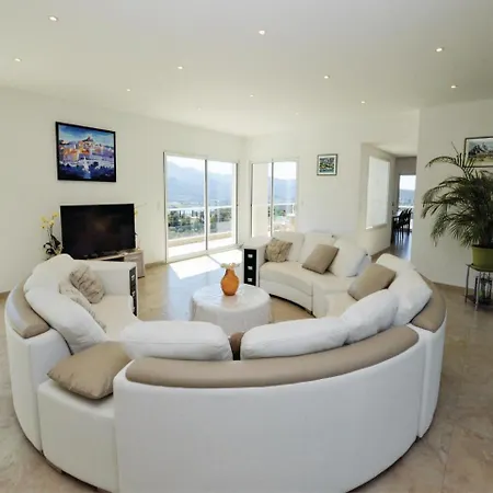 Four-bedroom Holiday In Oletta Ferienhaus *