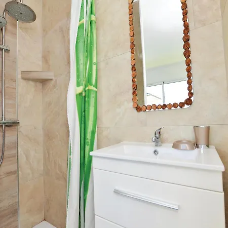 Four-bedroom Holiday In Oletta