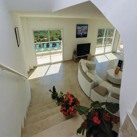Four-bedroom Holiday In Oletta Ferienhaus *