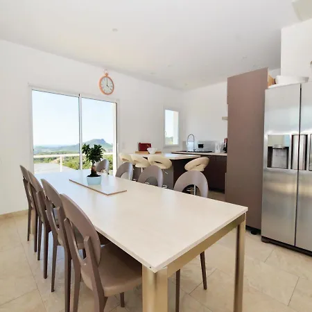 Four-bedroom Holiday In Oletta * Oletta (Corsica)